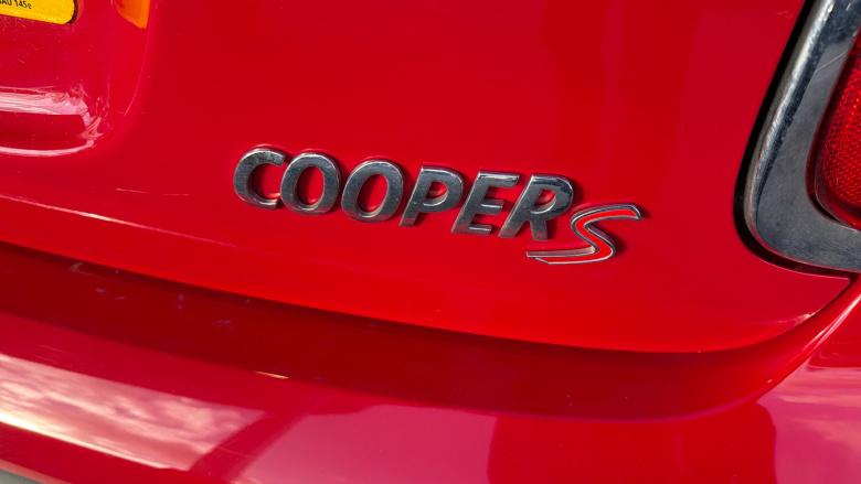 MINI Convertible 2.0 Cooper S Exclusive 2dr Auto [Comfort/Nav Pack] Petrol Convertible